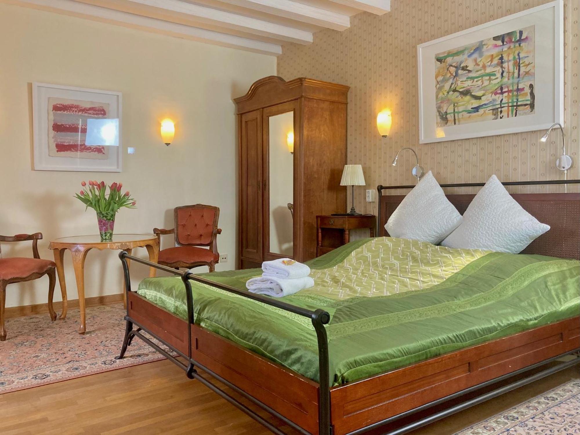 Rhein River Guesthouse - Direkt Am Rhein 勒沃库森 外观 照片