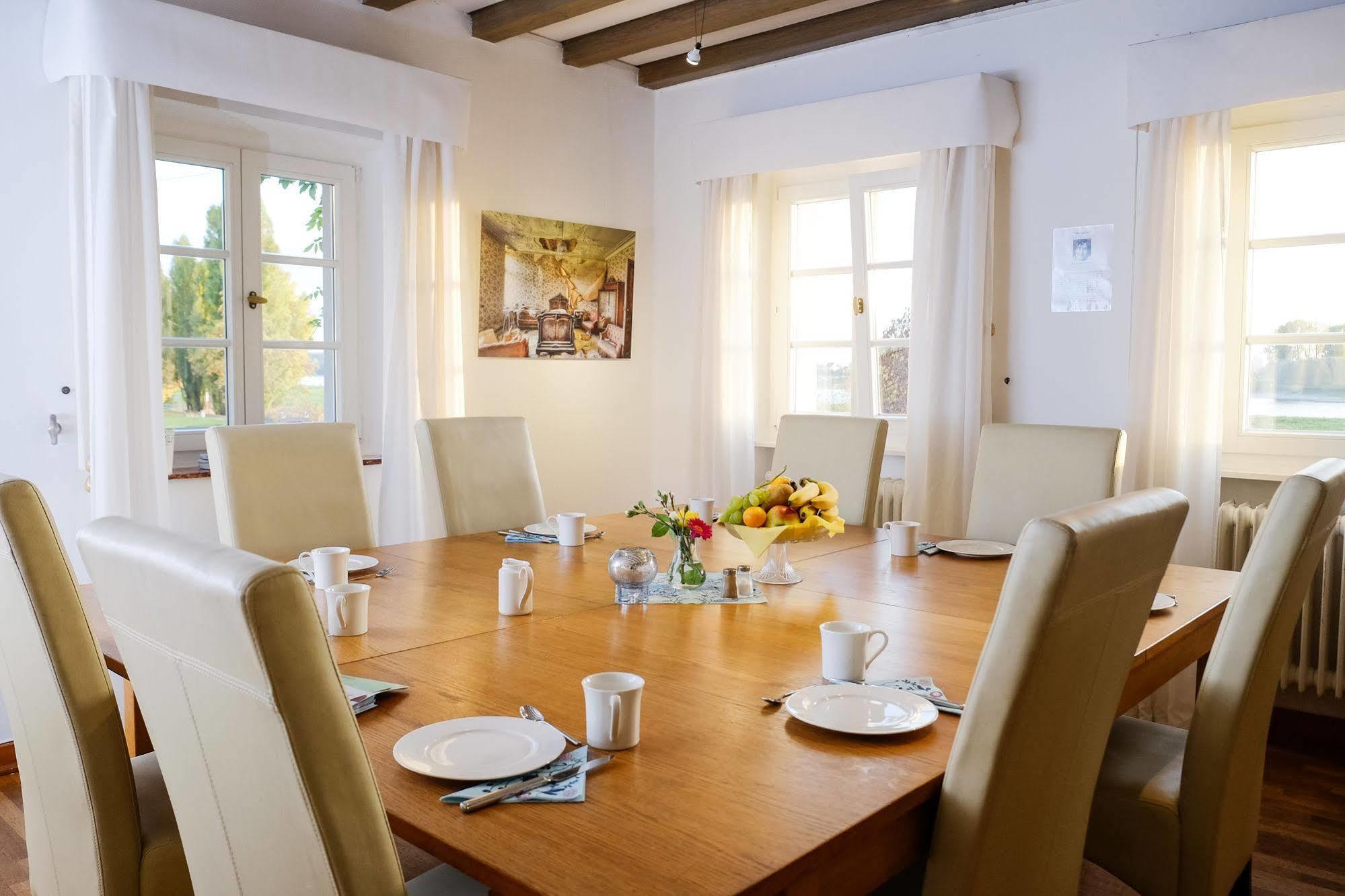 Rhein River Guesthouse - Direkt Am Rhein 勒沃库森 外观 照片